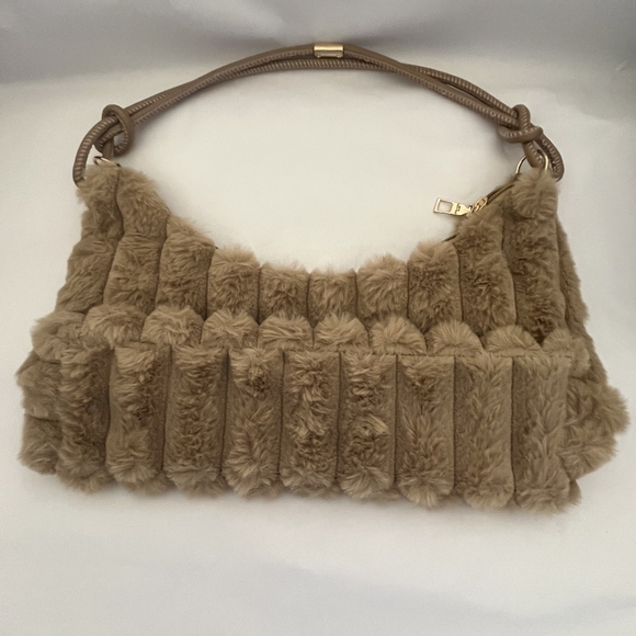 Prada VIP Bag - Picture 2 of 7